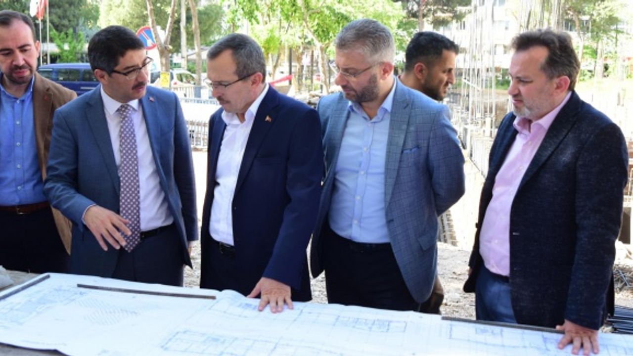 AK Parti’li Aydemir ve Başkan Çelik Şehzadeler’deki yatırımları yerinde inceledi   