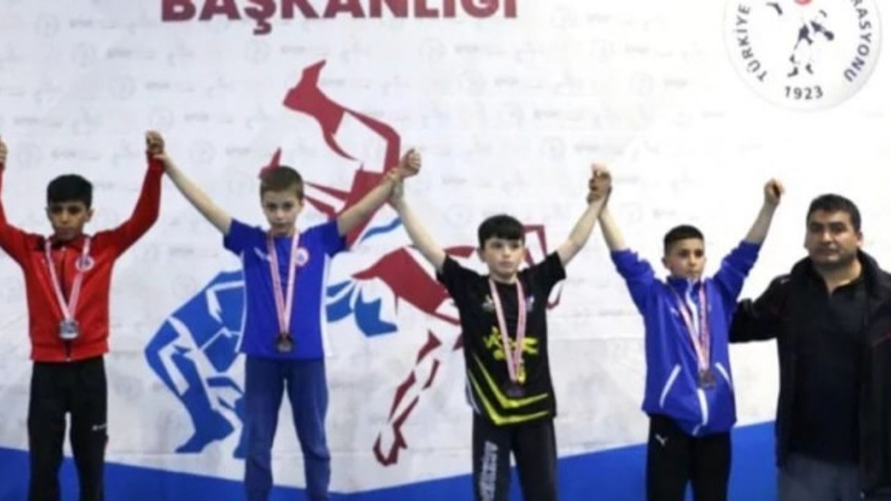 Yunusemreli güreşçilerden iki Türkiye derecesi