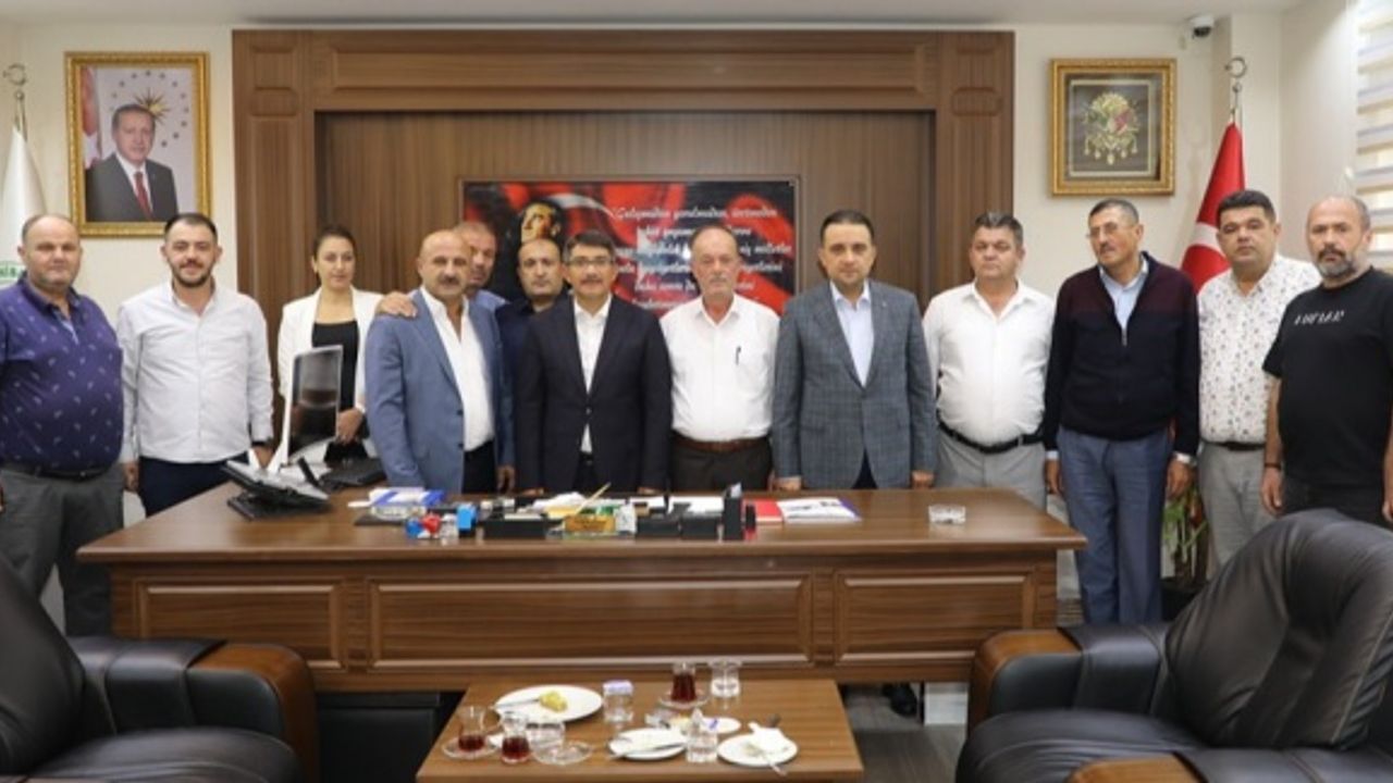 Başkan Çelik ve AK Parti’li Baybatur Taşıyıcılar Kooperatifiyle buluştu   