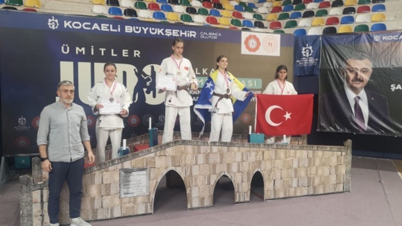 Yunusemreli judocular Kocaeli'den başariyla döndü