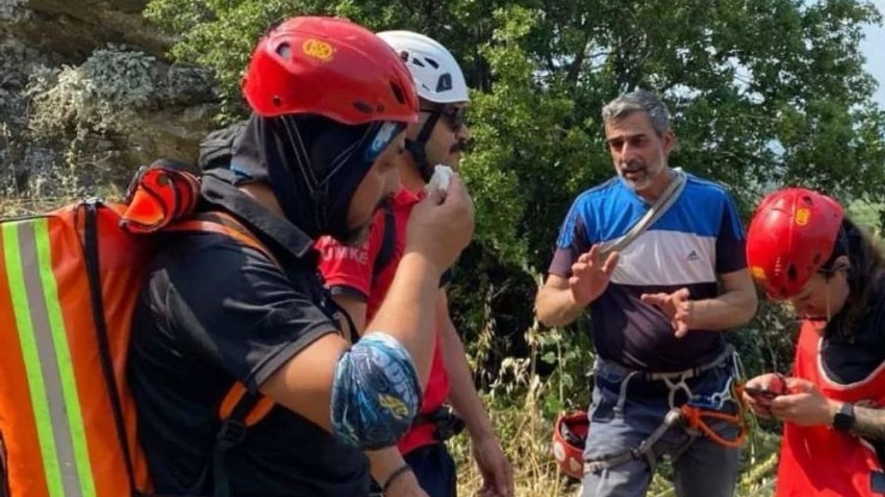 Spil Dağı'na tırmanış yaparken düşen dağcı kurtarıldı