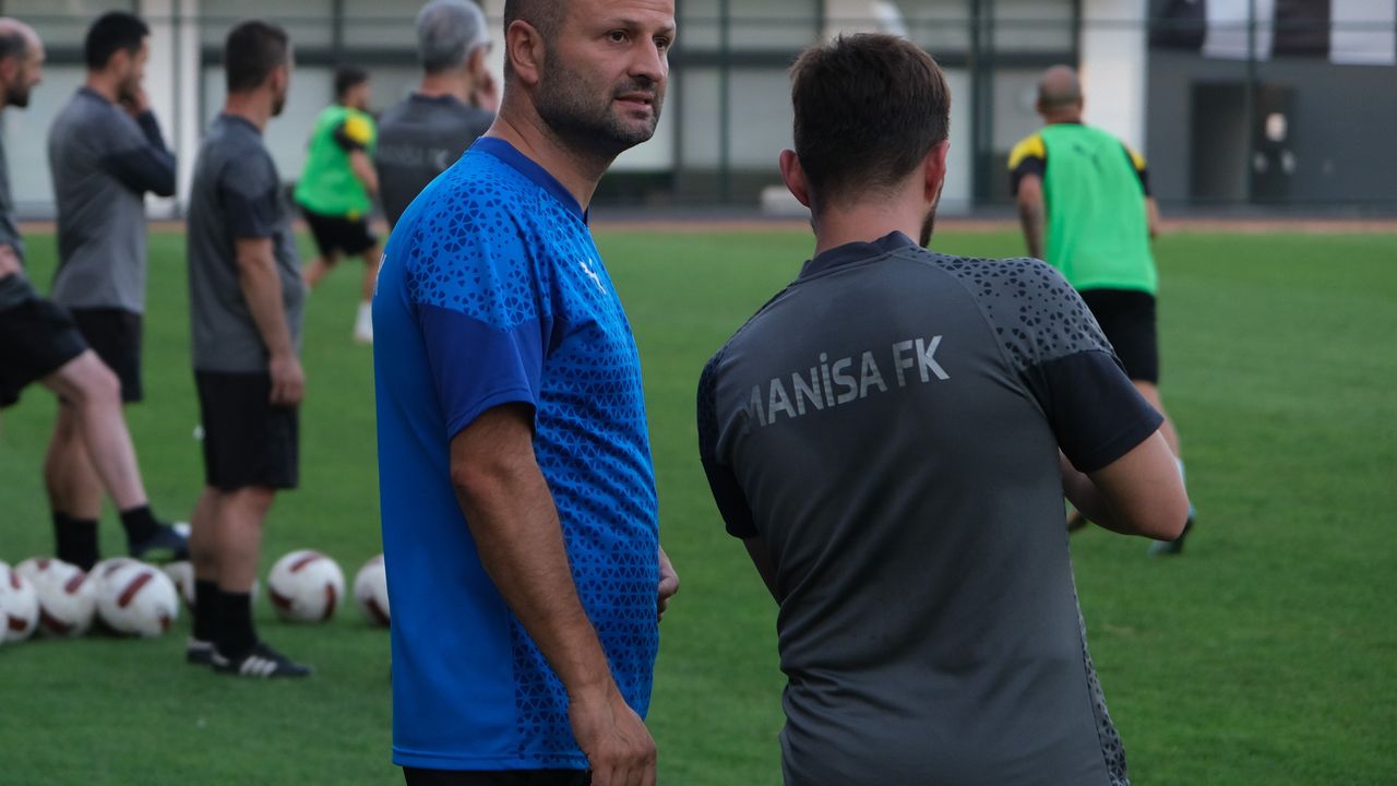 Osman Zeki Korkmaz: "Transferde birkaç oyuncu ile temasımız var"