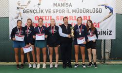 Manisa’da yapılan Okul Sporları Tenis Türkiye Şampiyonası sona erdi