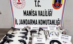 Uyuşturucu baskınında 8 adet ruhsatsız tabanca ele geçirildi