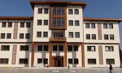 Yunusemre Belediyesi kendi binasına taşındı