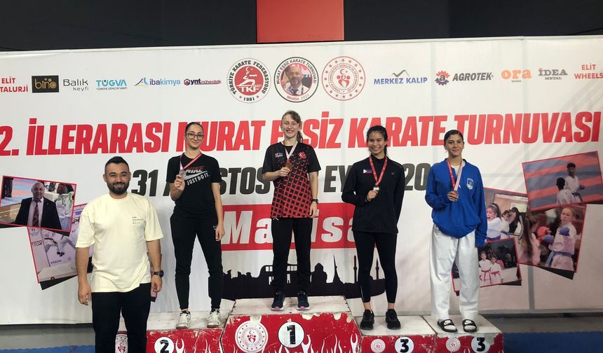 Manisa BBSK Karate Takımı, Murat Eşsiz Karate Turnuvası'nı 11 madalya ile tamamladı
