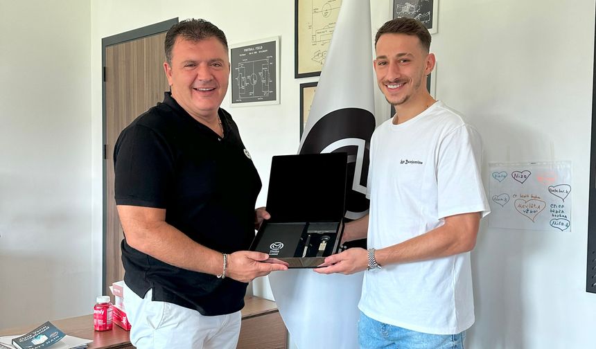 Manisa FK'dan Aliağa FK'ya transfer olan Mehmet Uysal'a teşekkür